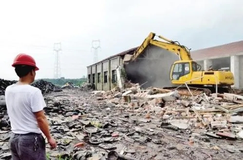 土地强征举报电话  乡镇建设用地征收农村宅基地怎么赔偿标准